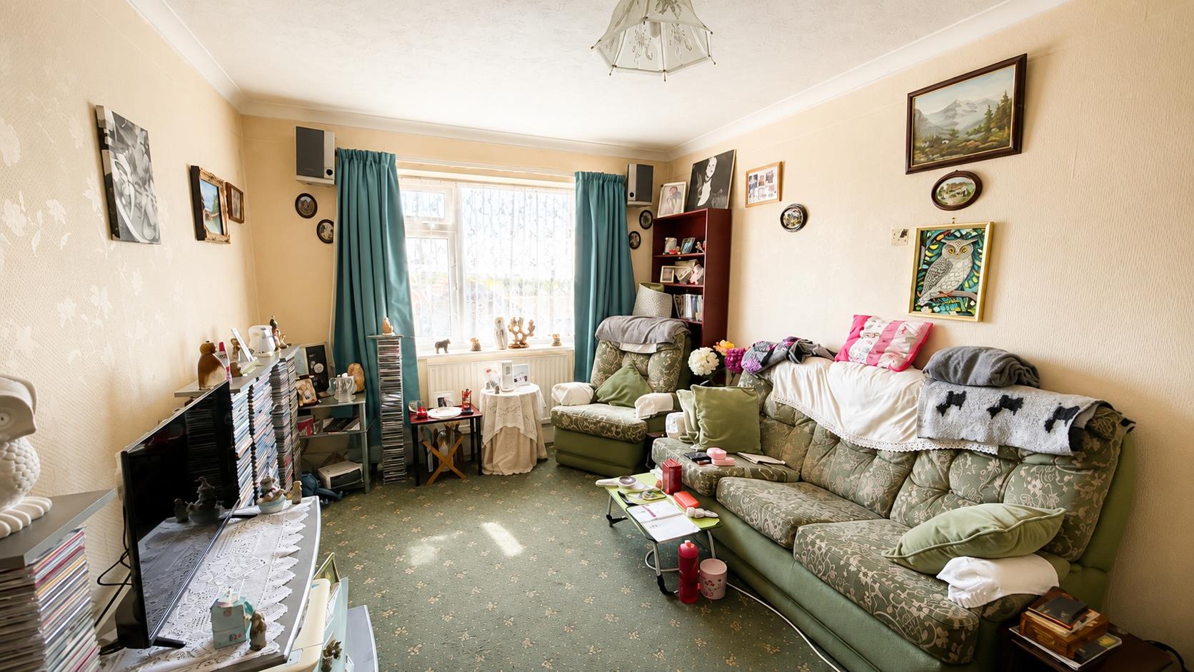 1 bed property in Denham Close, St. Leonards-On-Sea